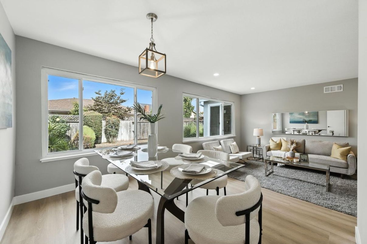 Dining room, Interior, Living room, Pendant Lights, Recessed Lighting, Wood Texture Flooring