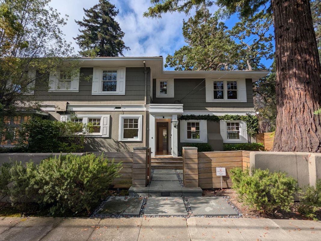 Exterior, Facade, American Foursquare
