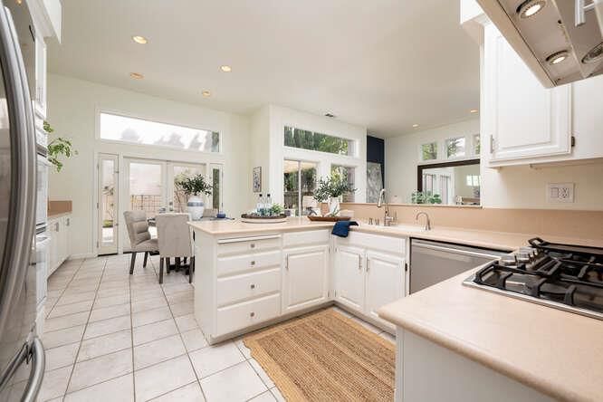 Dining room, Interior, Kitchen, Recessed Lighting