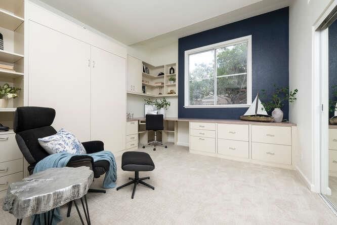 Home Office, Interior