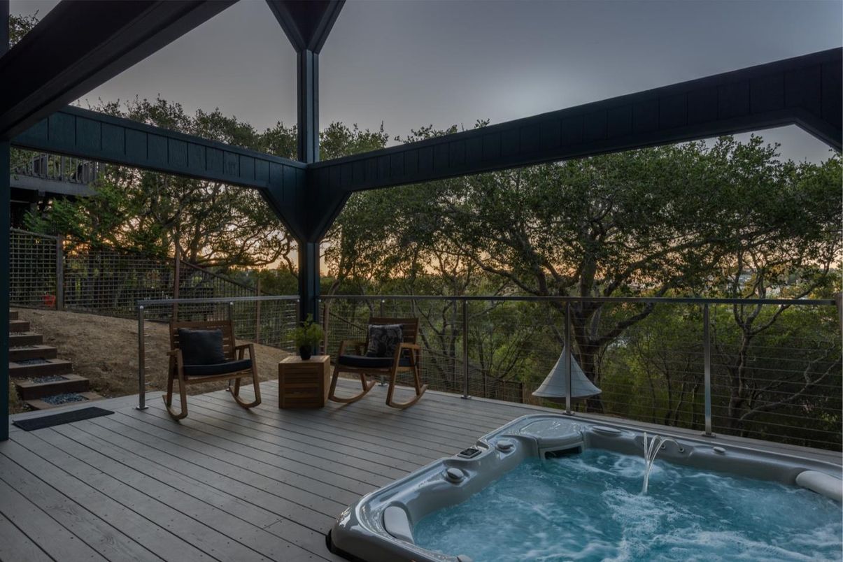 Exterior, Hot Tub