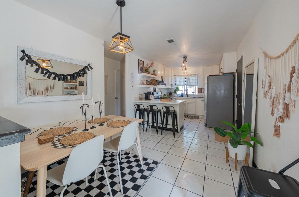 Dining room, Interior, Kitchen, Pendant Lights
