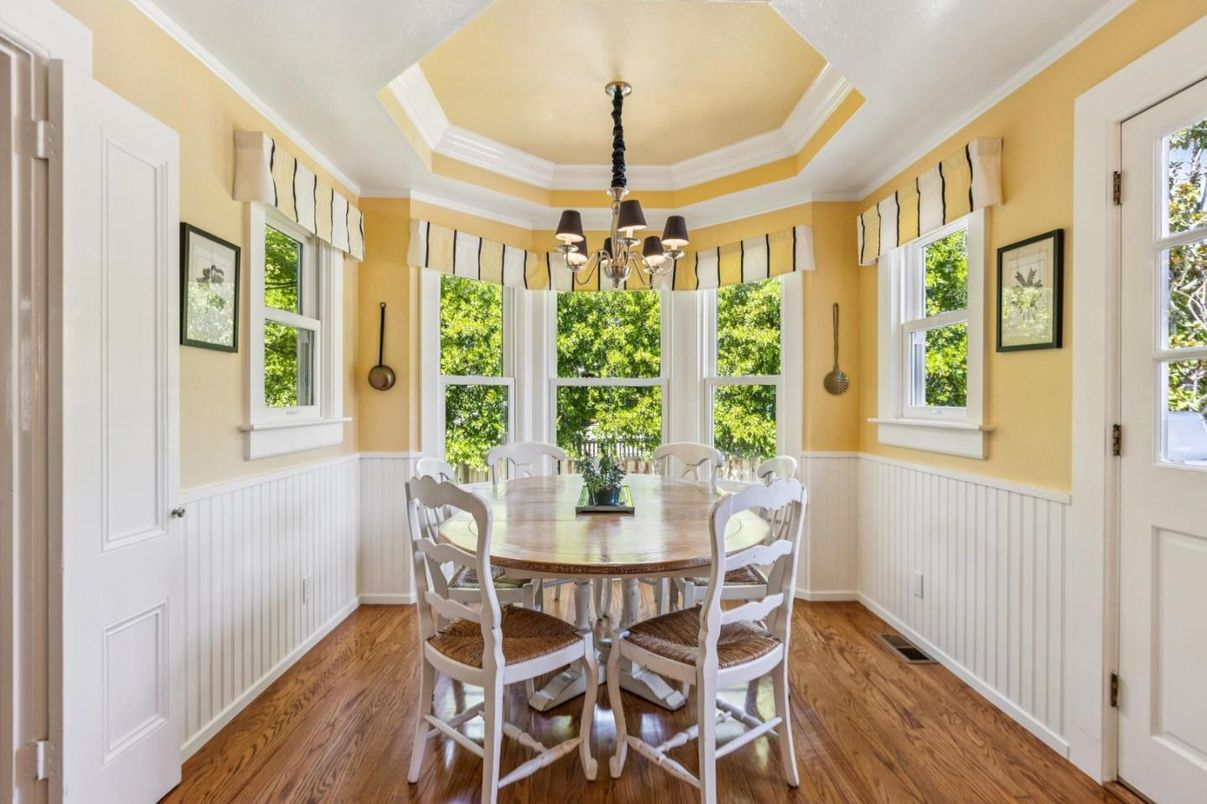 Chandelier, Dining room, Interior, Wood Texture Flooring