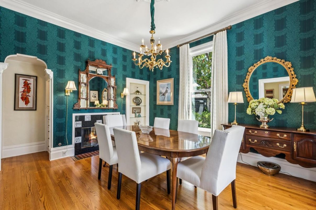 Chandelier, Dining room, Fireplace, Interior, Wood Texture Flooring