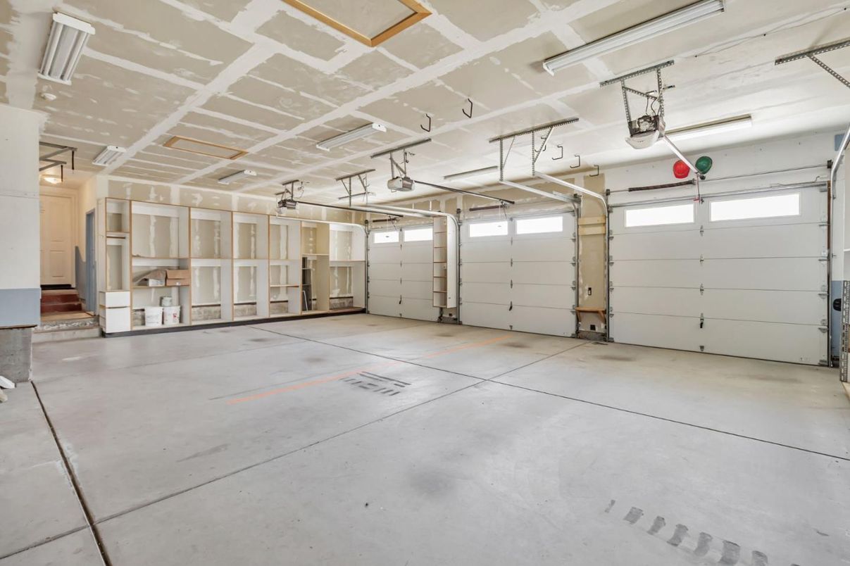 Garage, Interior