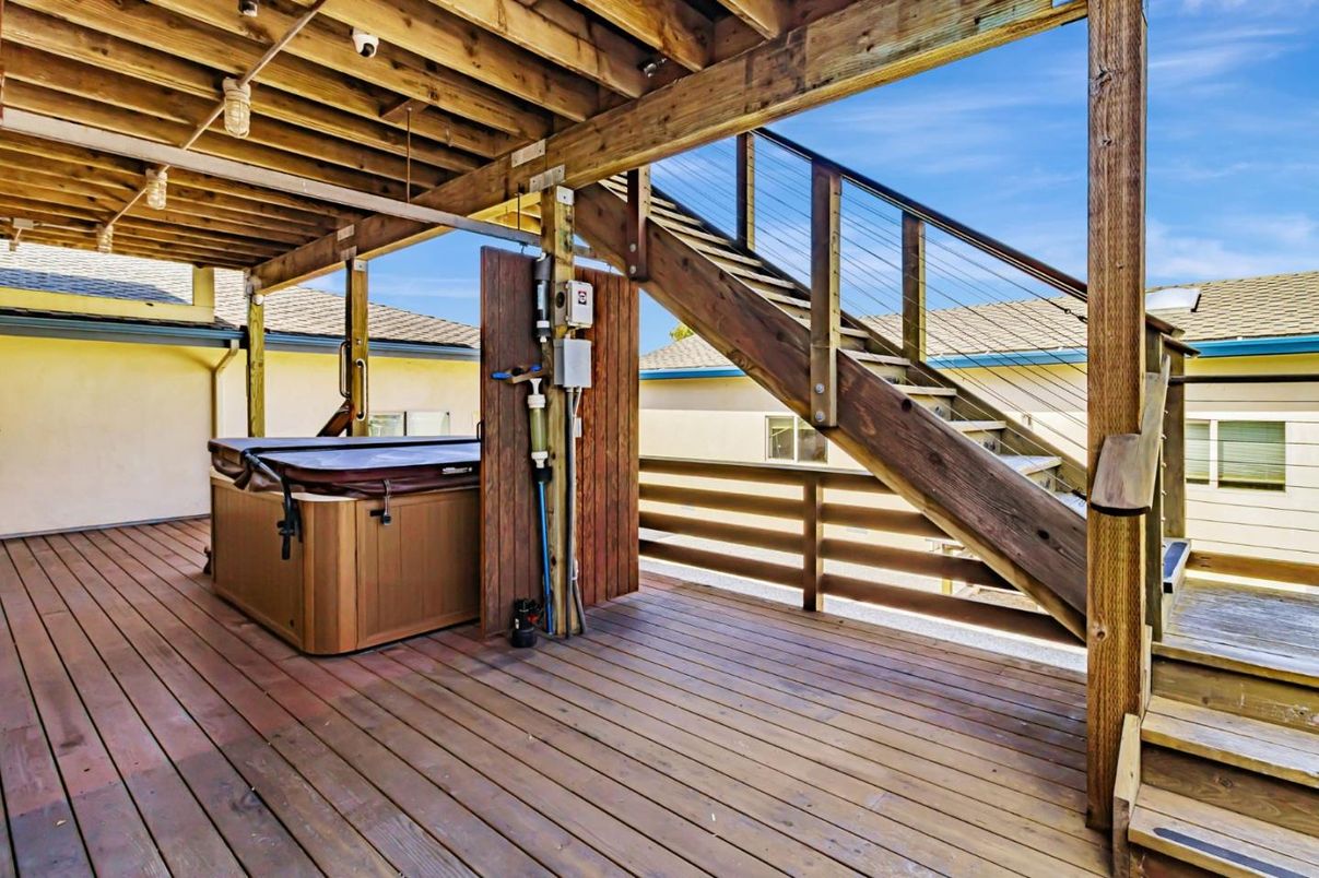 Exterior, Hot Tub