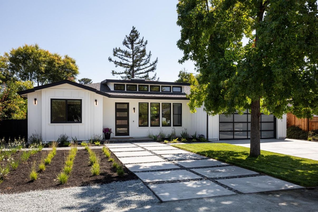 Attached, Exterior, Facade, Farmhouse