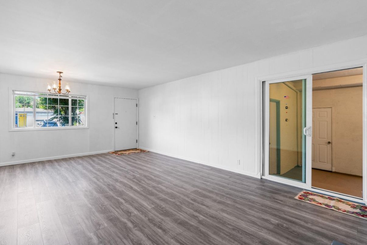 Chandelier, Empty room, Interior, Wood Texture Flooring