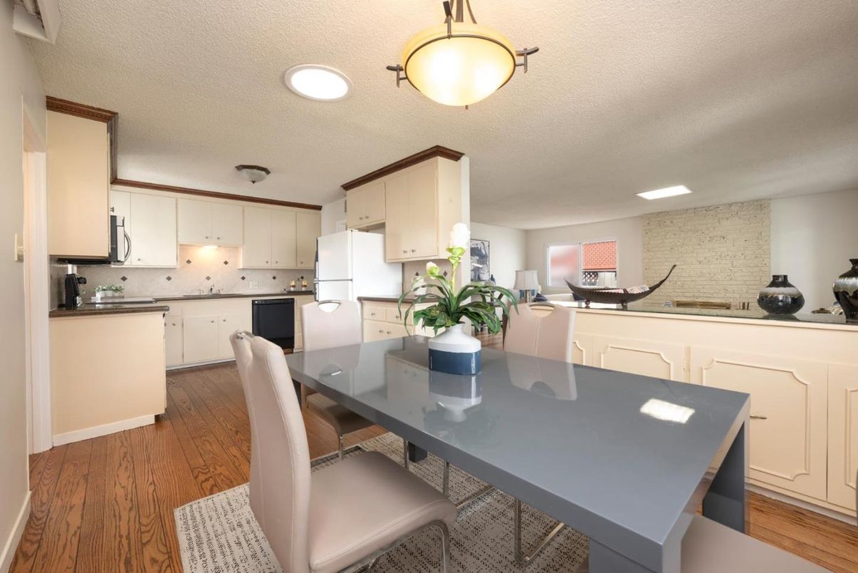 Dining room, Interior, Kitchen, Recessed Lighting, Wood Texture Flooring
