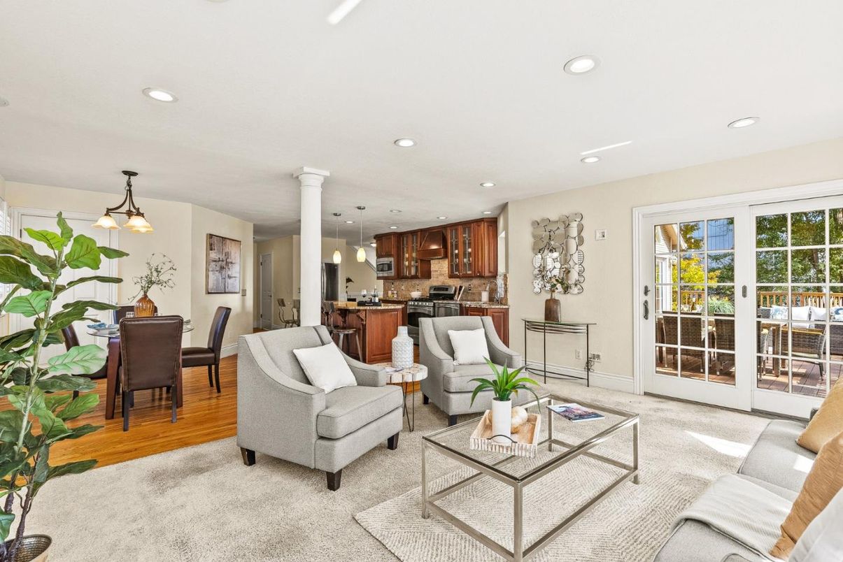 Dining room, Interior, Kitchen, Living room, Pendant Lights, Recessed Lighting, Stainless Steel Appliances, Wood Texture Flooring