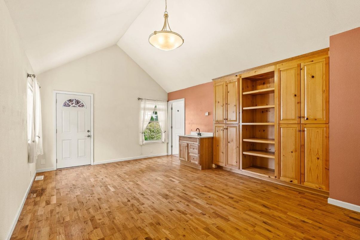 Empty room, Interior, Pendant Lights, Wood Texture Flooring