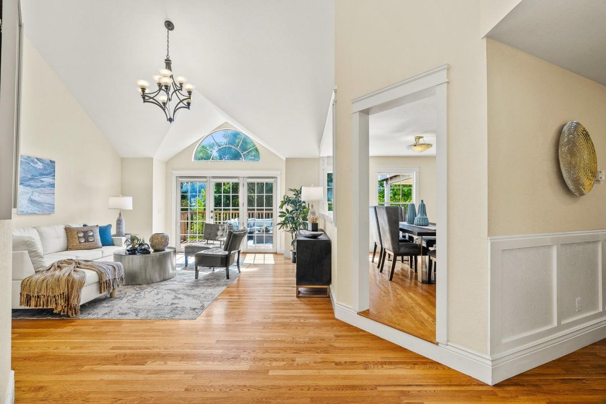 Chandelier, Dining room, Interior, Living room, Wood Texture Flooring