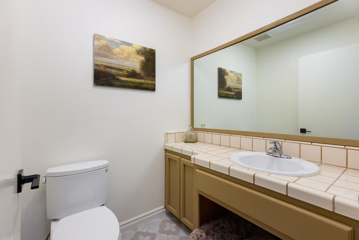 Bathroom, Interior, Tile Countertops