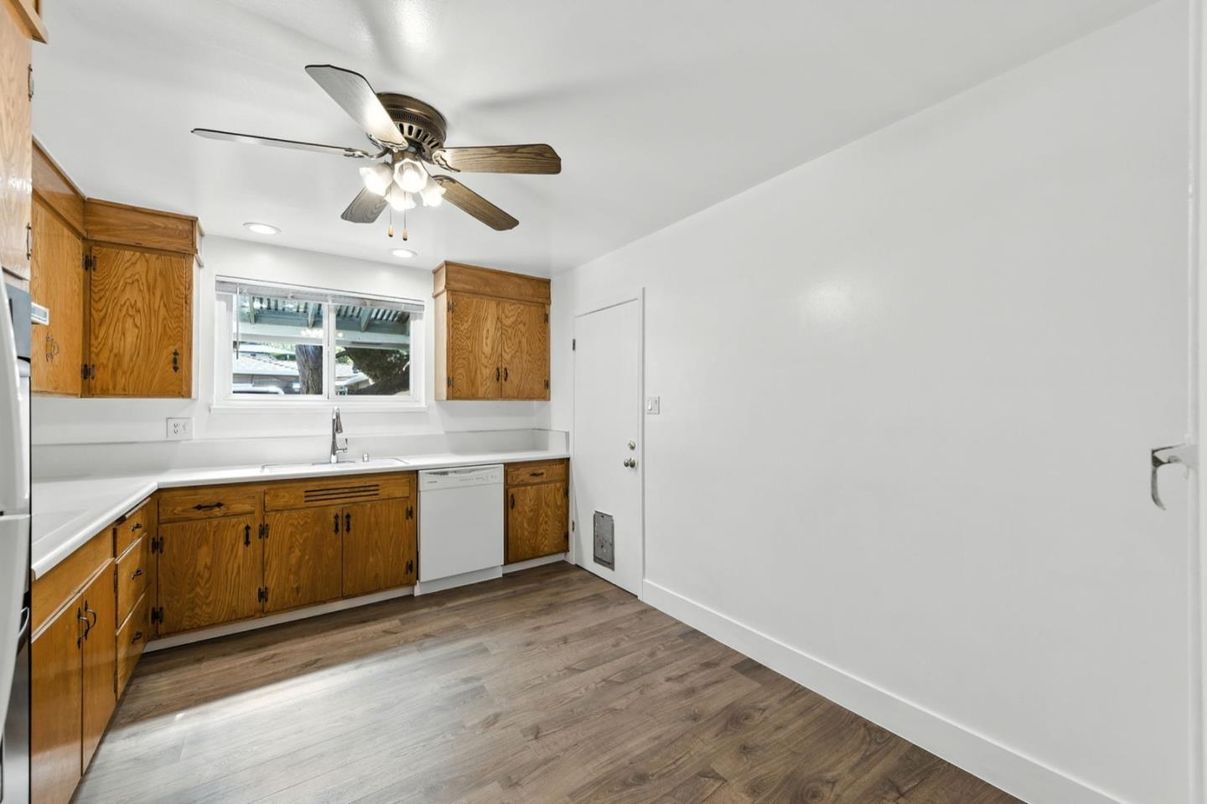 Interior, Kitchen, Recessed Lighting, Wood Texture Flooring