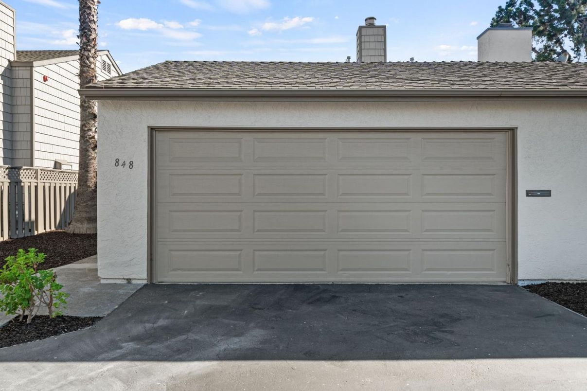 Detached Garage, Exterior