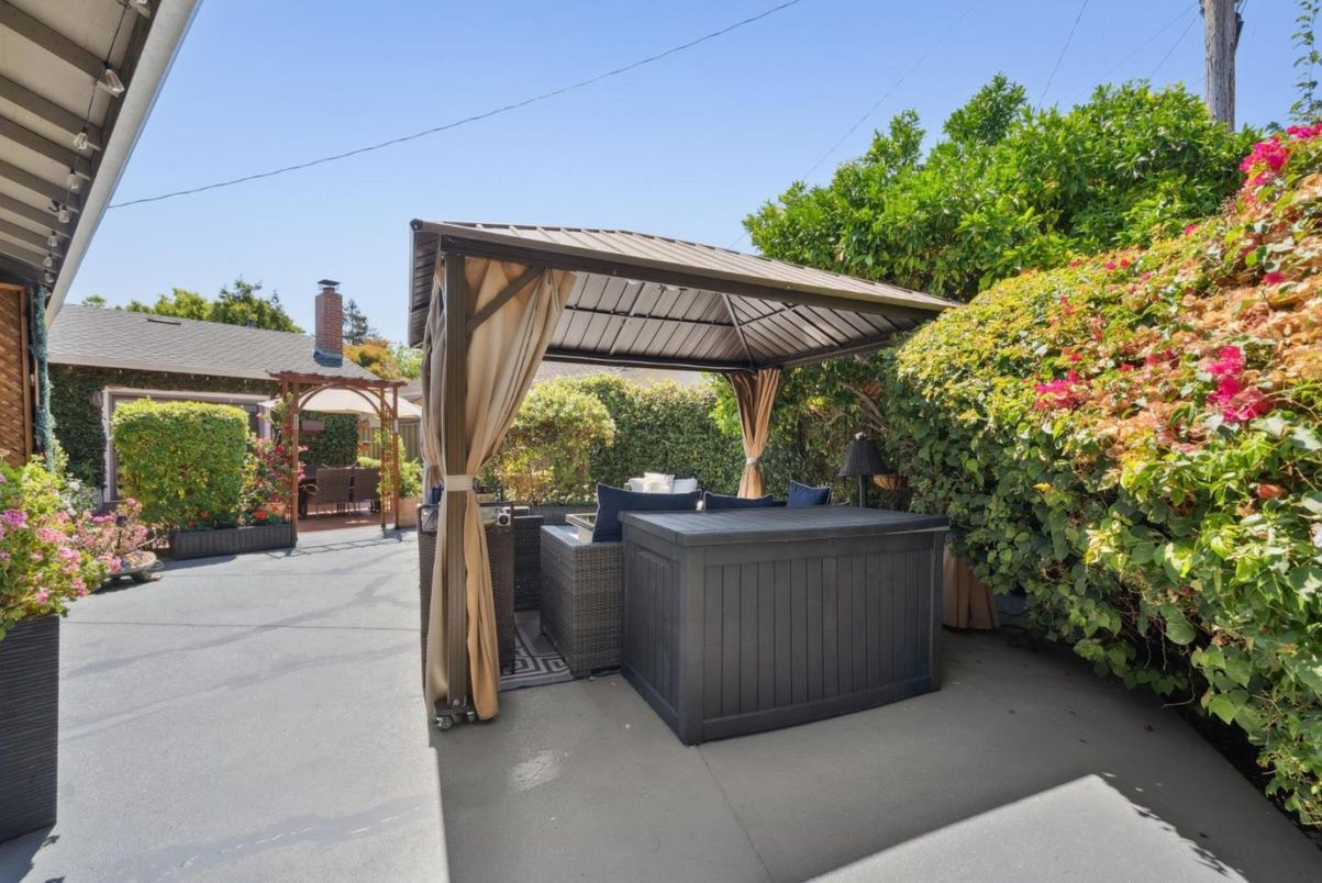 Exterior, Hot Tub