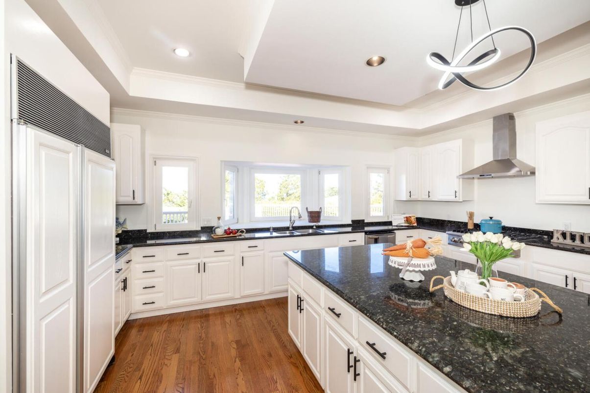 Interior, Kitchen, Pendant Lights, Recessed Lighting, Wood Texture Flooring