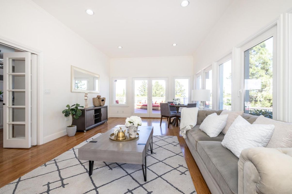 Dining room, Interior, Living room, Recessed Lighting, Wood Texture Flooring
