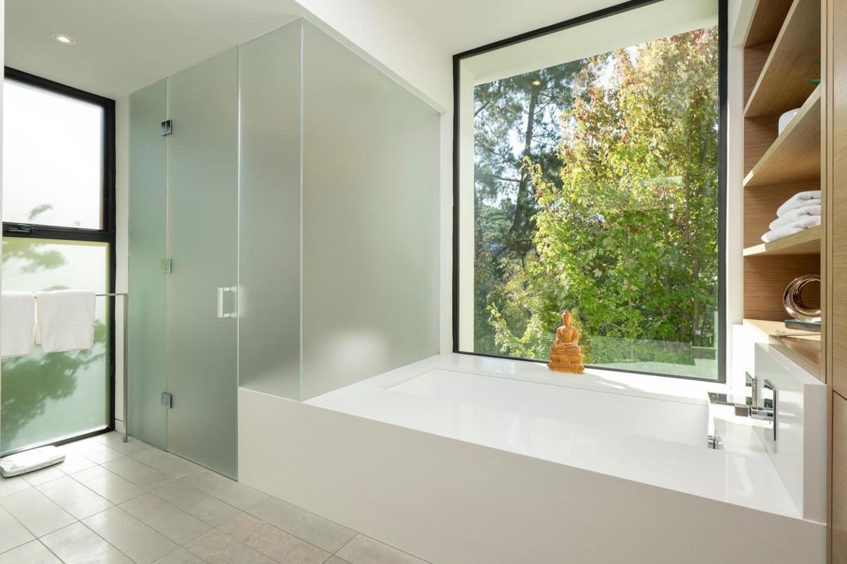 Bathroom, Interior, Recessed Lighting