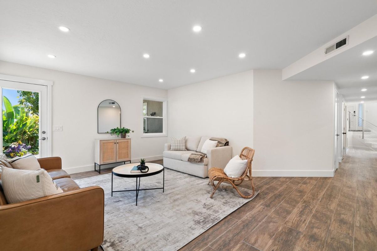 Interior, Living room, Recessed Lighting, Wood Texture Flooring