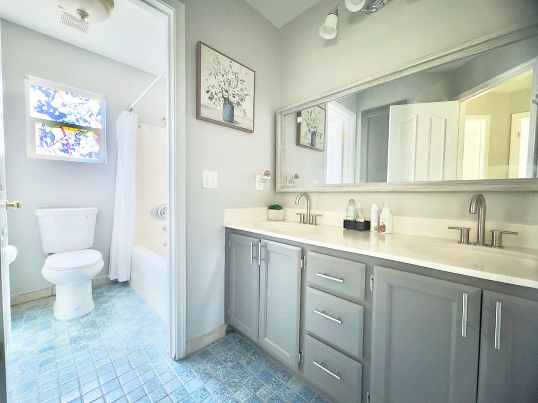 Bathroom, Dual Sink Vanities, Interior