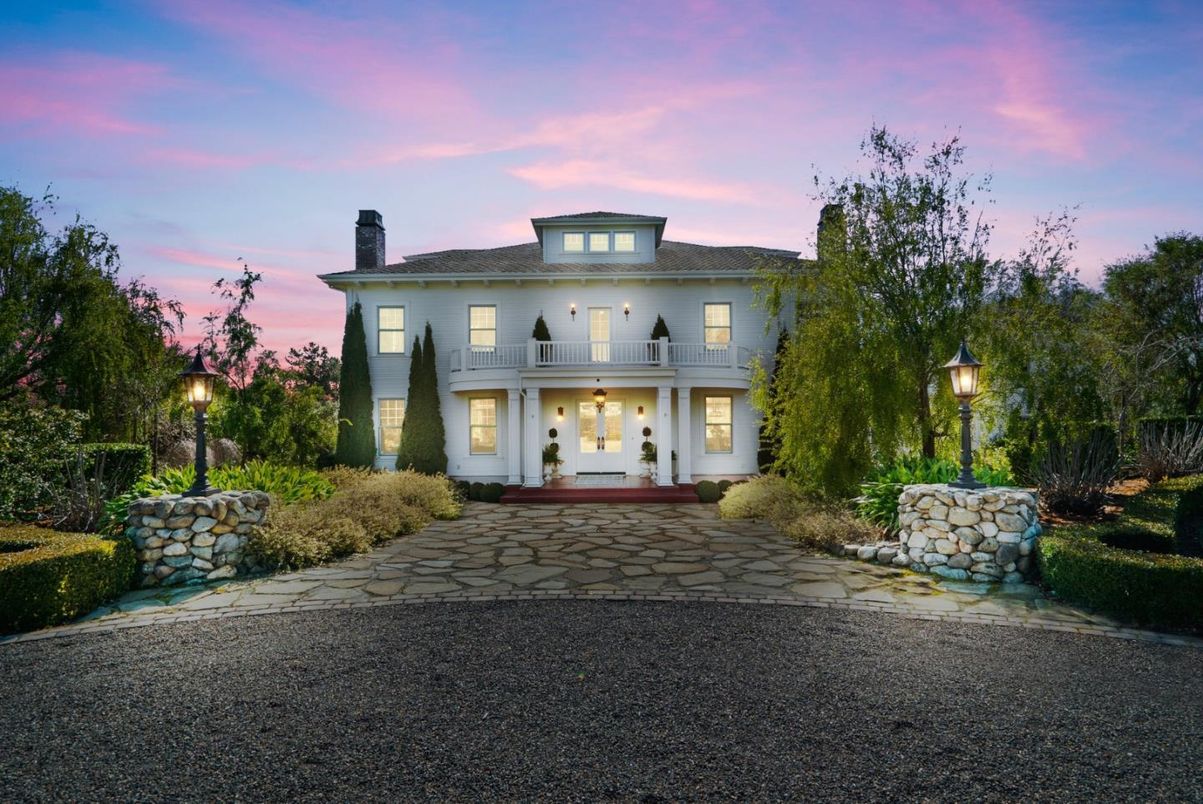 Backyard, Exterior, Facade, French Provincial