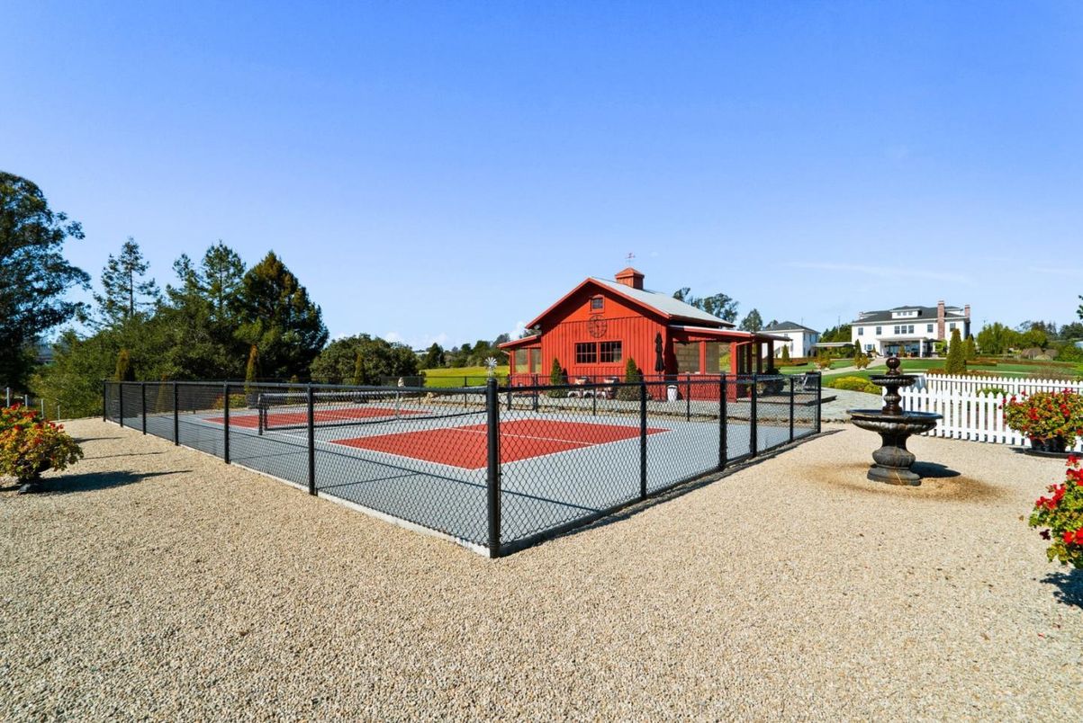 Exterior, Tennis Courts