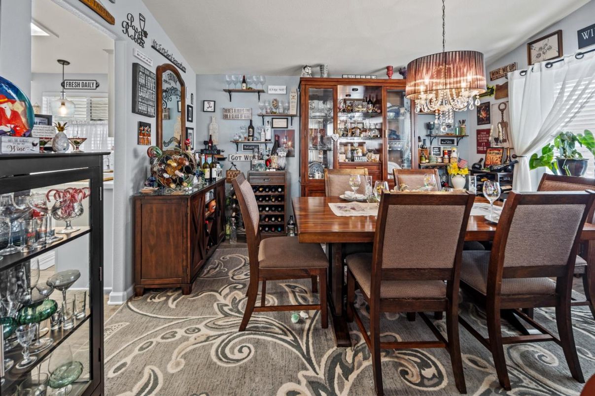 Chandelier, Dining room, Interior
