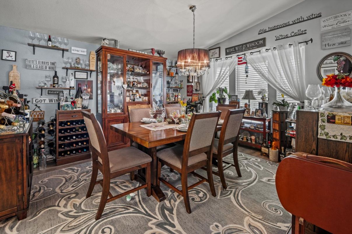 Chandelier, Dining room, Interior