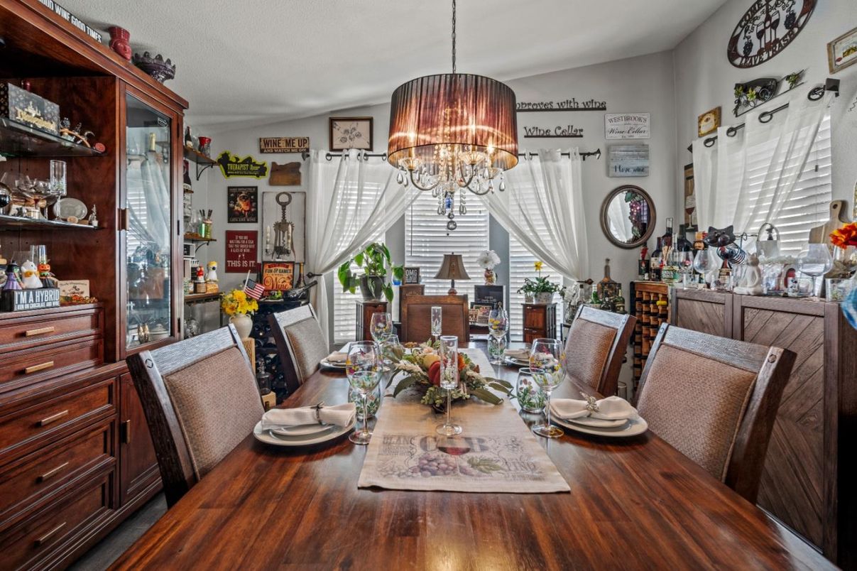 Chandelier, Dining room, Interior
