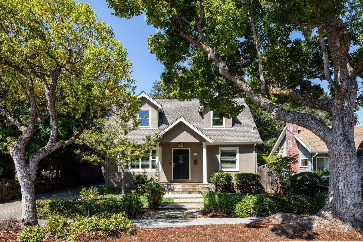 Exterior, Facade, Cape Cod