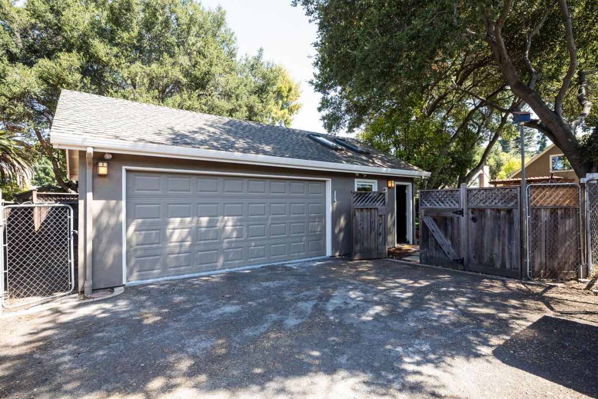 Detached Garage, Exterior