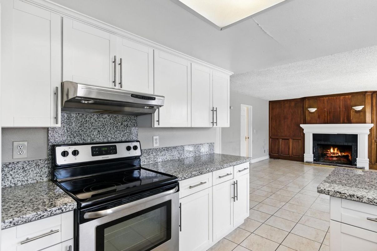 Fireplace, Interior, Kitchen