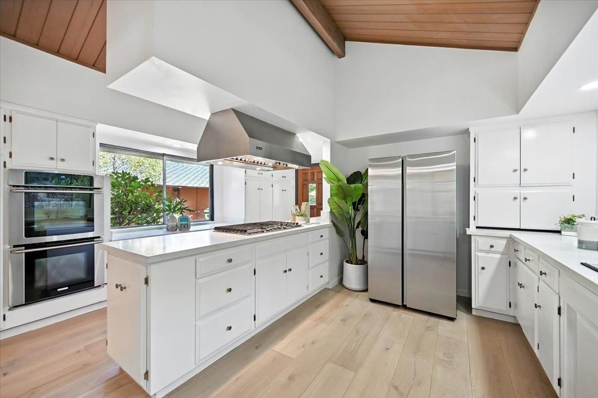 Interior, Kitchen, Stainless Steel Appliances, Wooden Beams, Wooden Ceilings, Wood Texture Flooring