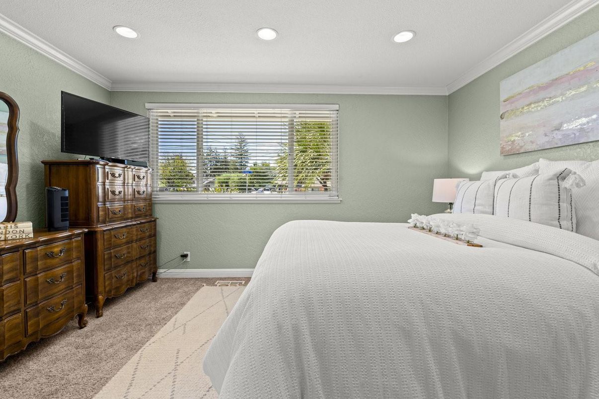 Bedroom, Interior, Recessed Lighting