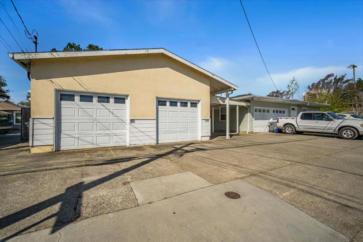 Detached Garage, Exterior