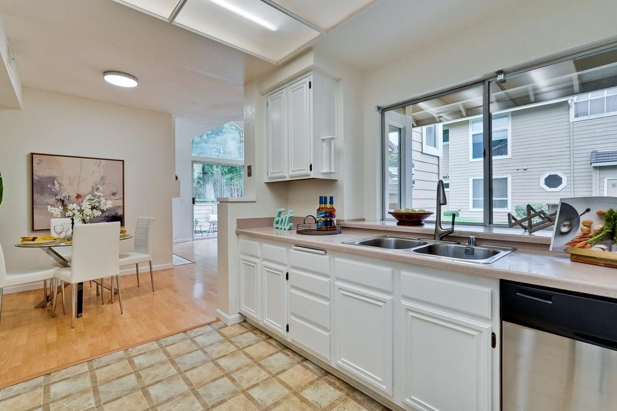 Dining room, Interior, Kitchen, Recessed Lighting, Wood Texture Flooring