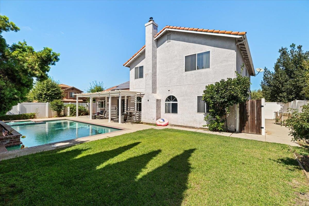 Backyard, Exterior, Pool
