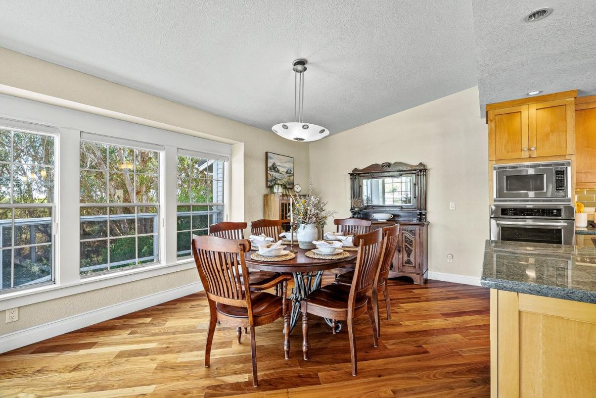 Dining room, Interior, Kitchen, Pendant Lights, Recessed Lighting, Wood Texture Flooring
