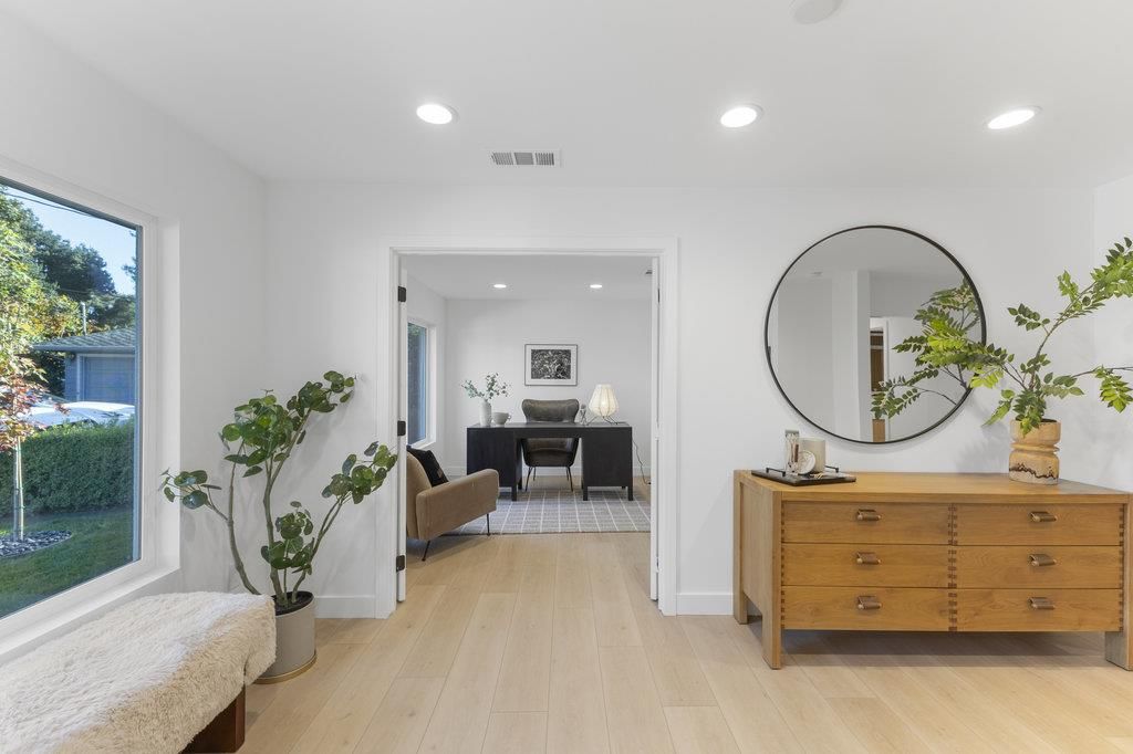 Interior, Recessed Lighting, Wood Texture Flooring