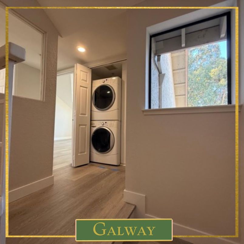 Interior, Recessed Lighting, Utility Closets, Washer, Wood Texture Flooring