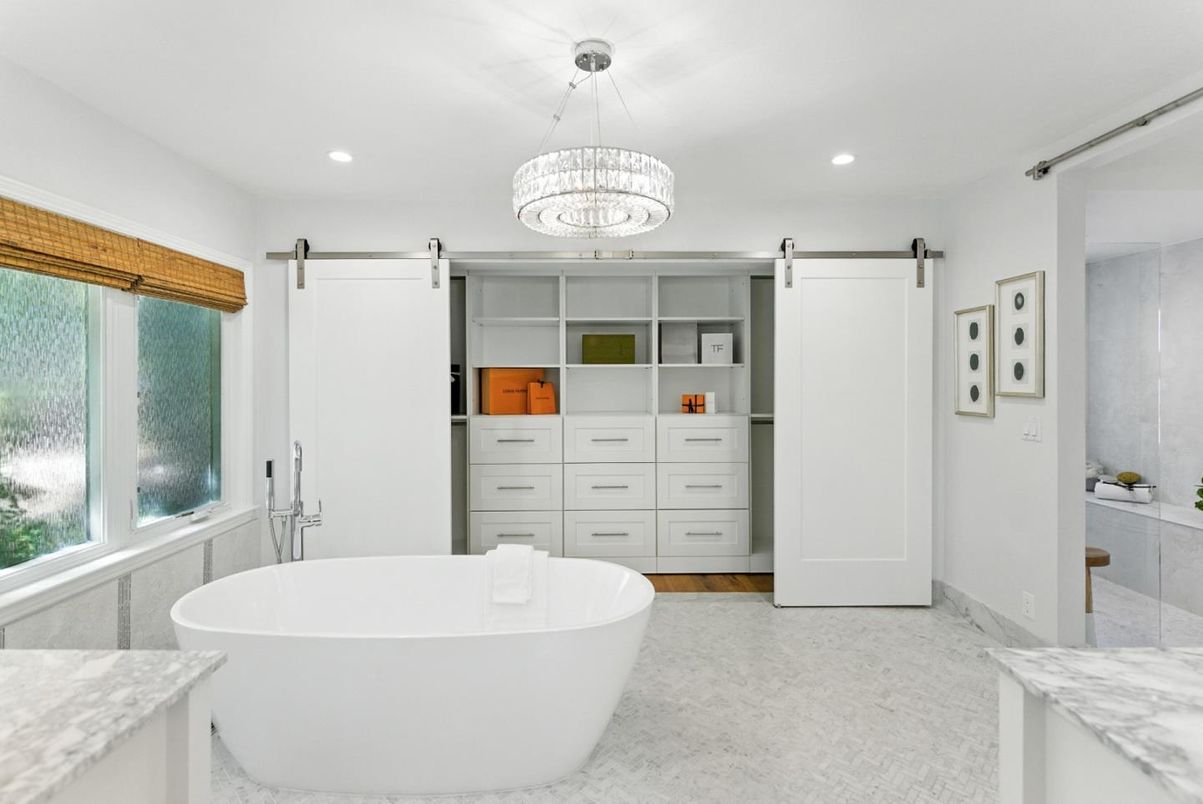 Bathroom, Free Standing Baths, Interior, Marble, Pendant Lights, Recessed Lighting