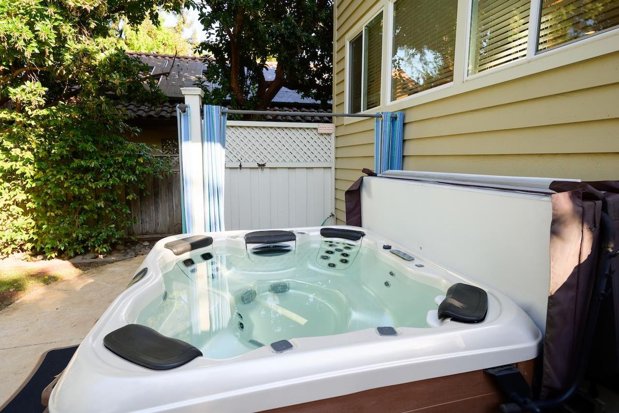 Exterior, Hot Tub