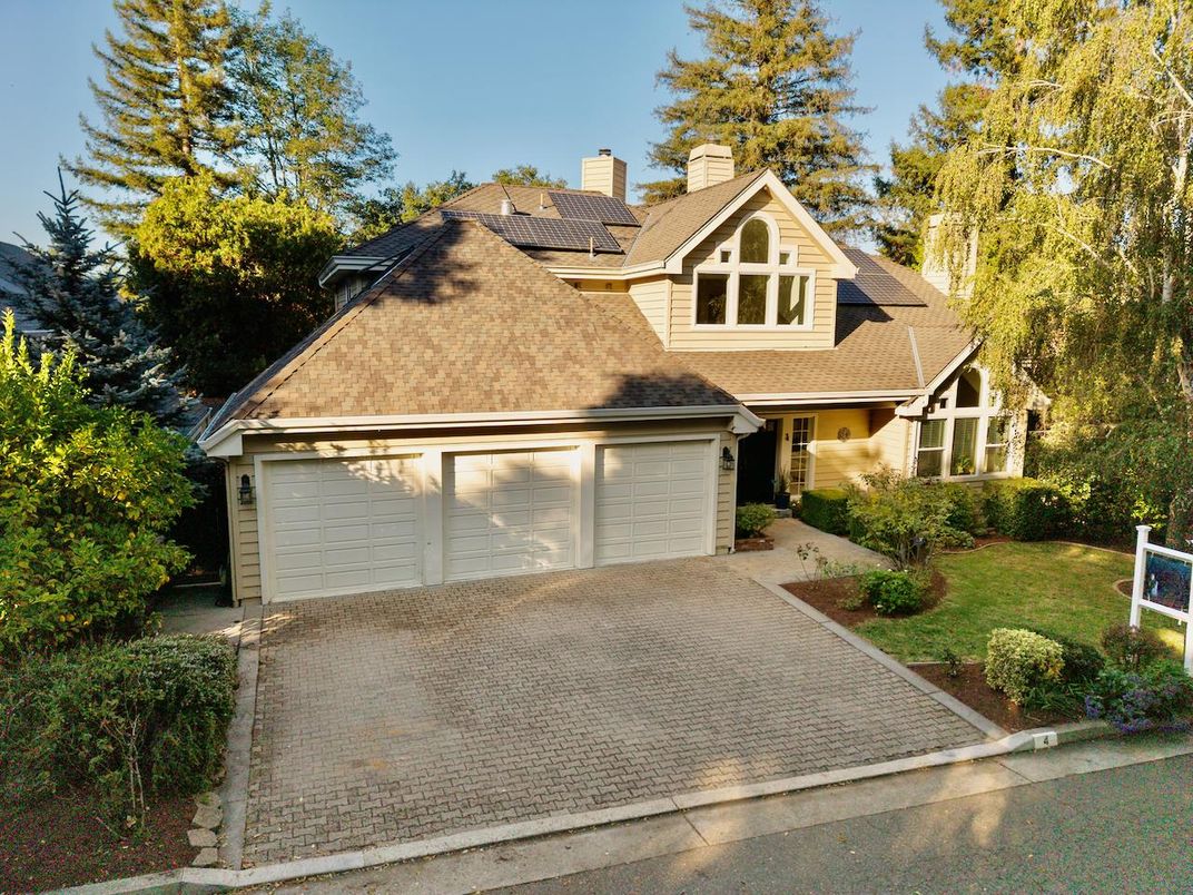 Attached, Exterior, Facade, Solar Panels, Cape Cod