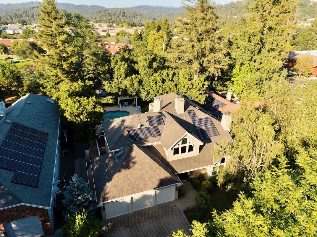 Exterior, Drone