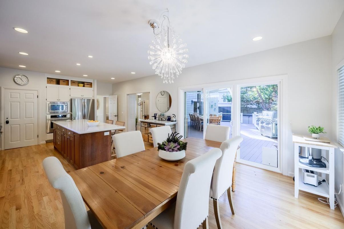 Chandelier, Dining room, Interior, Kitchen, Recessed Lighting, Stainless Steel Appliances, Wood Texture Flooring