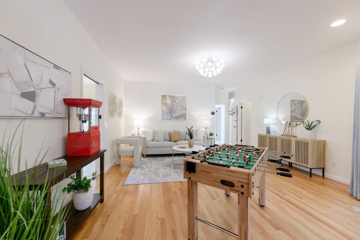 Game Room, Interior, Living room, Recessed Lighting, Wood Texture Flooring