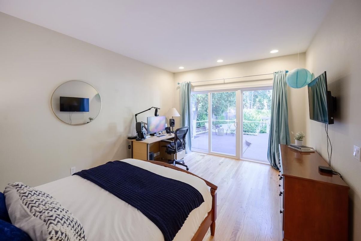 Bedroom, Home Office, Interior, Recessed Lighting, Wood Texture Flooring