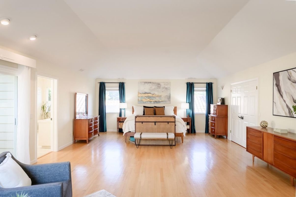 Bedroom, Interior, Recessed Lighting, Wood Texture Flooring