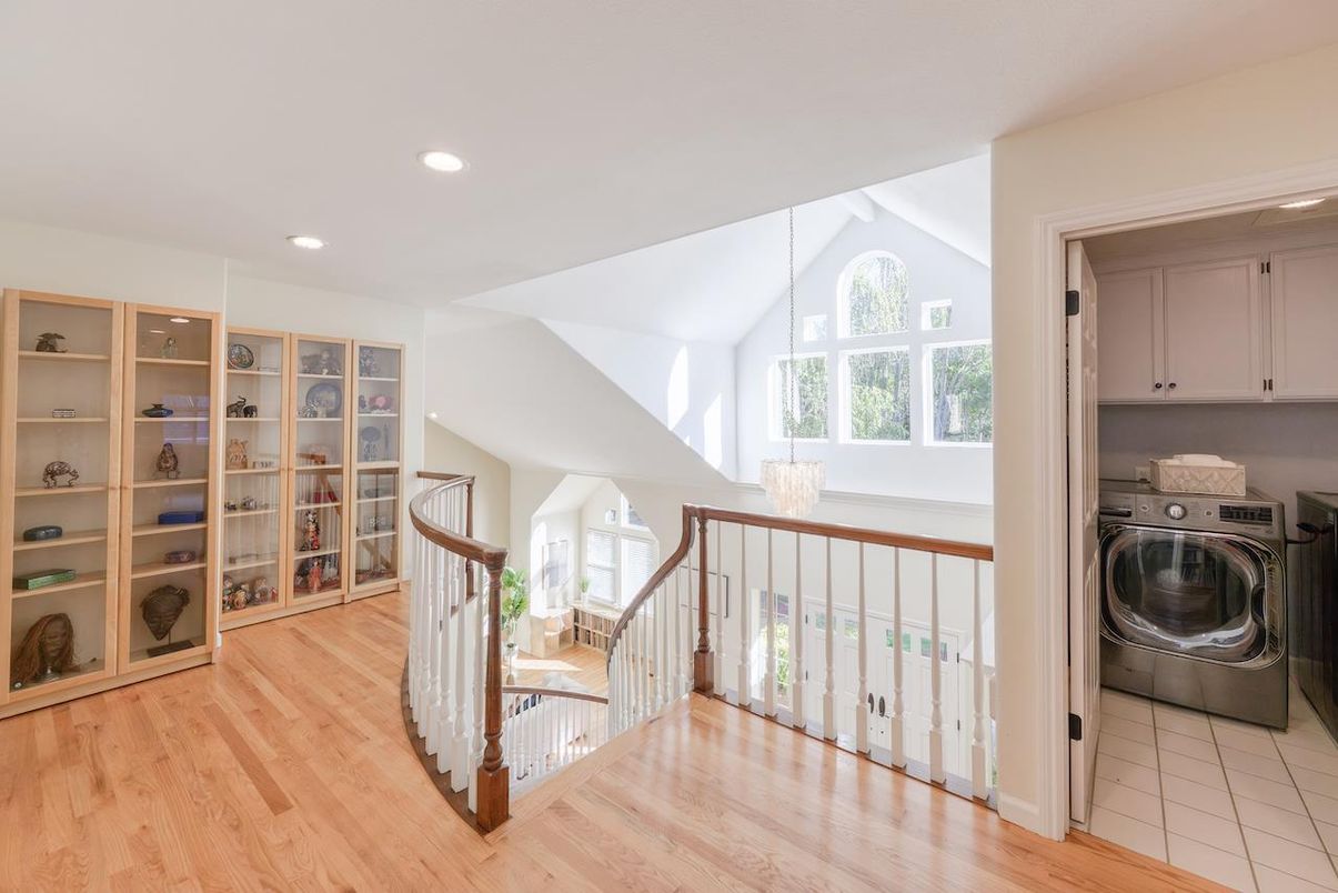 Chandelier, Interior, Recessed Lighting, Washer, Wood Texture Flooring